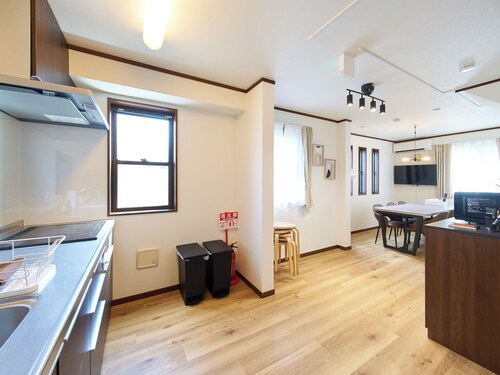 客室内のダイニングエリア