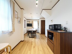 Casa, 4 camere da letto, non fumatori, cucina | Pasti in camera