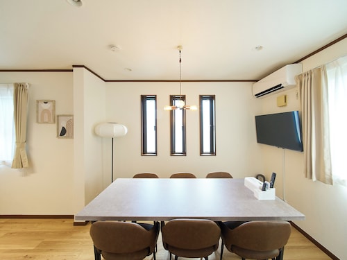 客室内のダイニングエリア