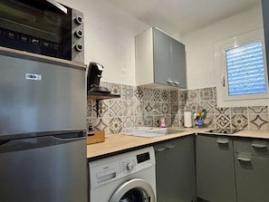 冰箱、炉灶、茶具/咖啡用具、烤面包机