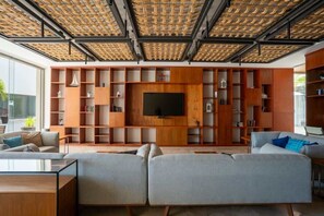 TV, stereo, offices