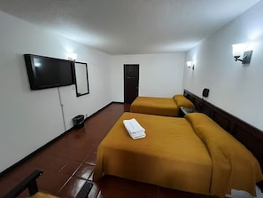 1 slaapkamer, een strijkplank/strijkijzer, wifi, beddengoed