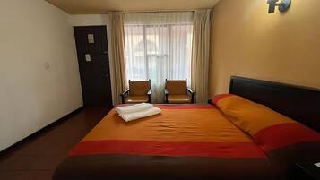 1 chambre, fer et planche Ă repasser, Wi-Fi, draps fournis