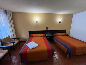 1 bedroom, iron/ironing board, WiFi, bed sheets - Hotel Villa Capri, 2 double beds 4 Guests (Morelia)