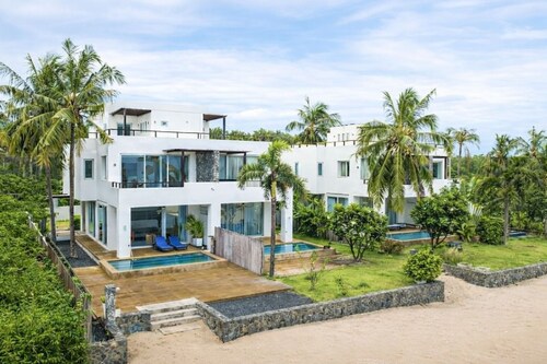 Beachfront 3BR Villa in Kuiburi – Private Pool & Ocean Views