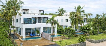 Beachfront 3BR Villa in Kuiburi – Private Pool & Ocean Views
