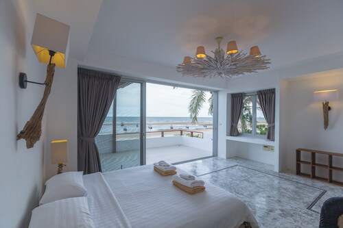 The HideAway Beachfront Villa in Kuiburi with Pool, Kitchen, and Ocean View