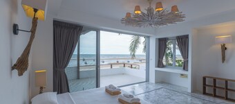 The HideAway Beachfront Villa in Kuiburi with Pool, Kitchen, and Ocean View