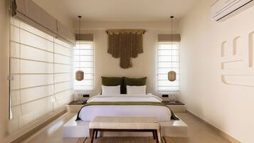 7 bedrooms, in-room safe, desk, iron/ironing board