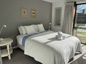 3 chambres, fer et planche à repasser, Wi-Fi, draps fournis