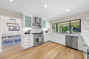 Mikrowelle, Ofen, Herdplatte, Geschirrspüler