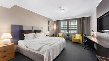 Bureau, fer et planche à repasser, Wi-Fi gratuit