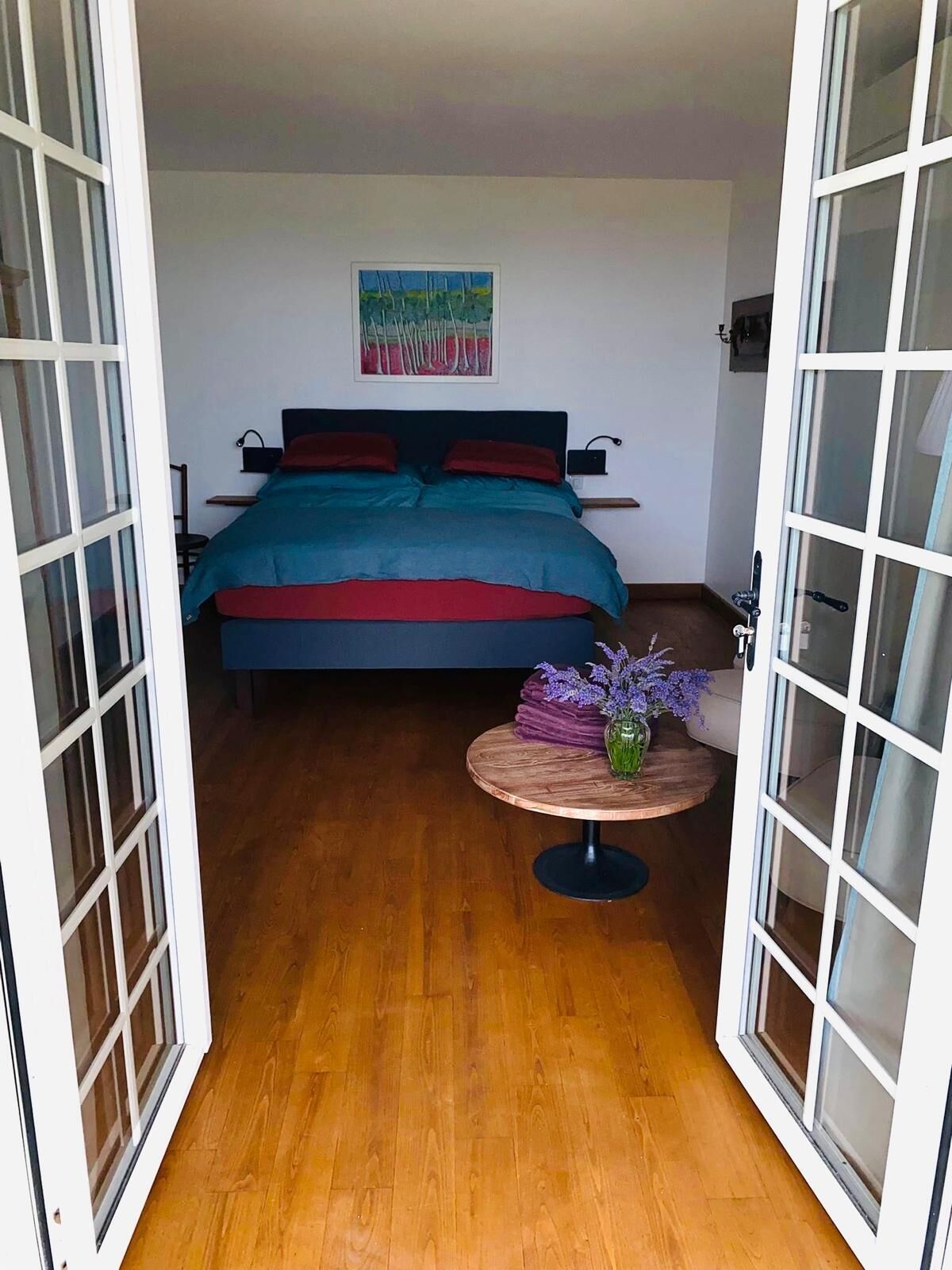 2 slaapkamers, een strijkplank/strijkijzer, gratis wifi, beddengoed