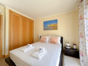 2 Schlafzimmer, Bügeleisen/Bügelbrett, Internetzugang, Bettwäsche