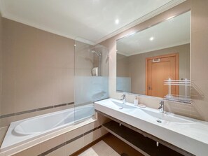 تجهيزات دش، مجففات شعر، مناشف
