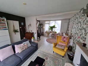 House | Living room - Holiday Home With Beautiful Garden (Heiloo)