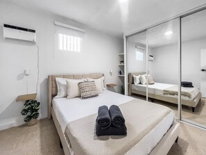 2 bedrooms, desk, travel crib, free WiFi