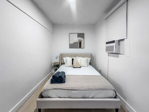 2 bedrooms, desk, travel cot, free WiFi