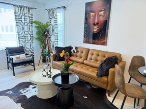 Smart TV - Quaint bed & breakfast with WiFi in charming (Los Angeles)