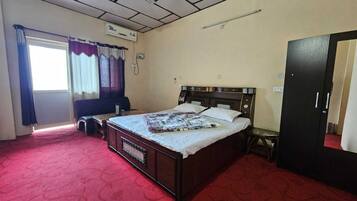 Deluxe Double Room, Hill View | Free WiFi