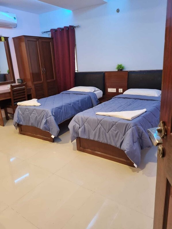Free WiFi, bed sheets