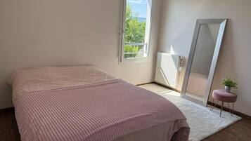 4 多间卧室、办公桌、熨斗/熨衣板、免费 WiFi