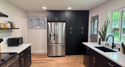 Ogden Retro-Modern Retreat – Explore Lake,Trails & Peaks