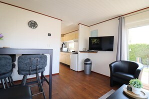 House | Living room - Chalet in Friesland Near Wadden Sea & Franeker (Tzummarum)
