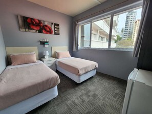 Free WiFi, bed sheets - Oceanic Hostel (Auckland)