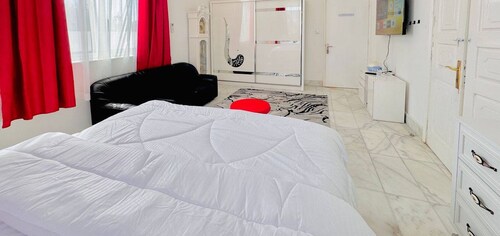 Fully furnished studio-apartment with AC, Parking. WiFi in lovely Abu Dhabi