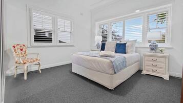 4 chambres, fer et planche à repasser, lit parapluie, Wi-Fi