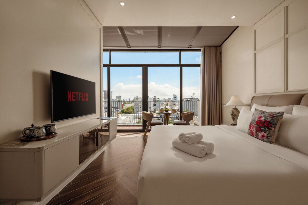 Superior Apartment, Balcony | Desk, laptop workspace, blackout curtains