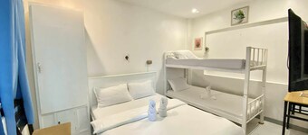 Luna Oslob Travellers Inn