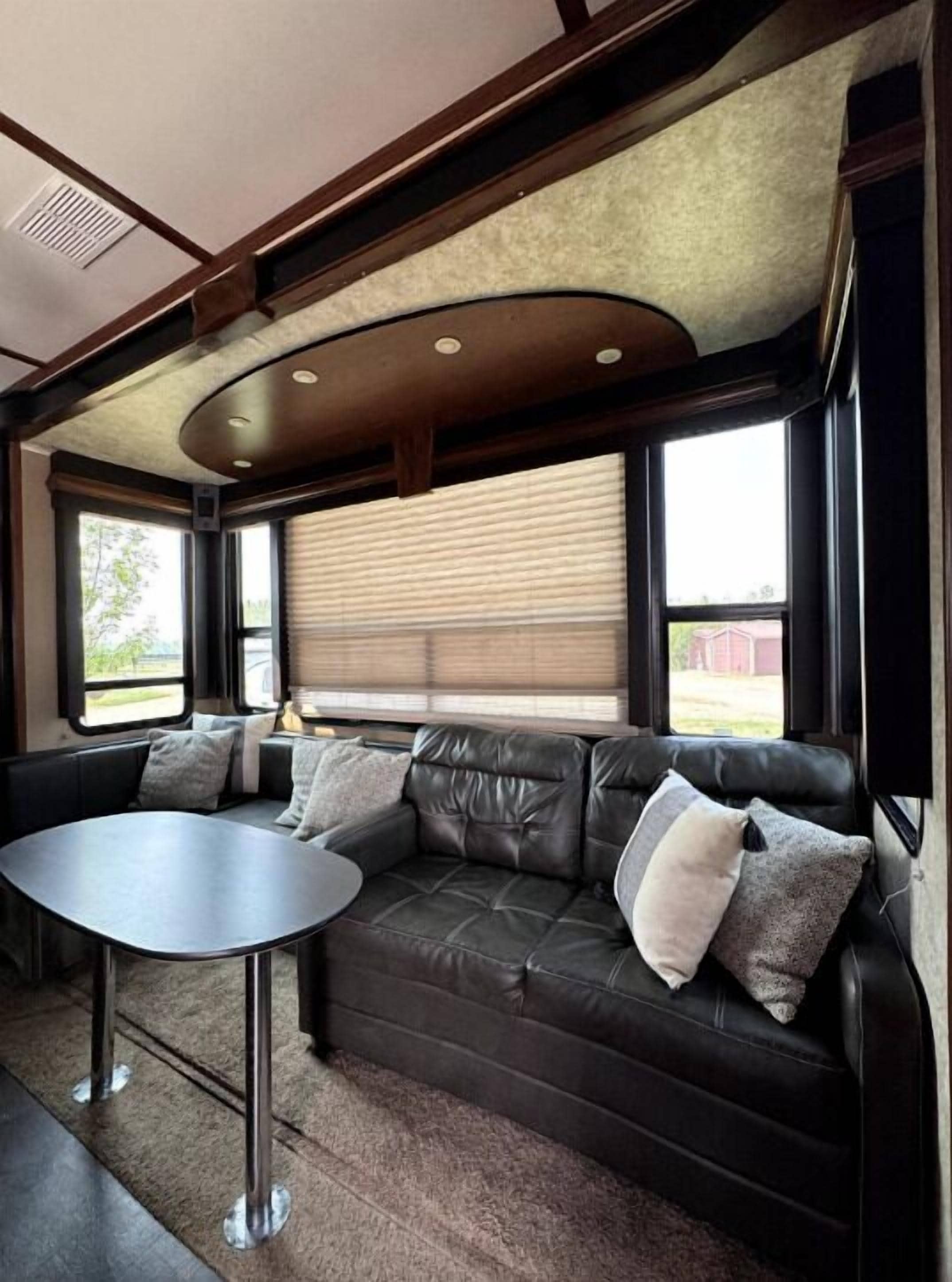 Luxury Double Room | Living area | 32-inch Smart TV with digital channels, Netflix, streaming services