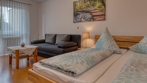 1 habitación, wifi y ropa de cama