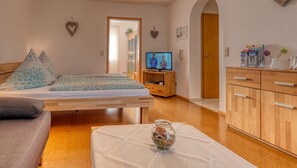 1 bedroom, WiFi, bed sheets