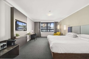 Iron/ironing board, bed sheets