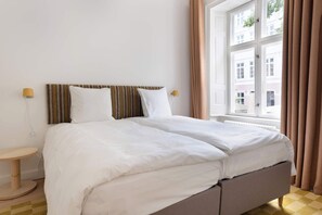 4 bedrooms, iron/ironing board, travel cot, WiFi