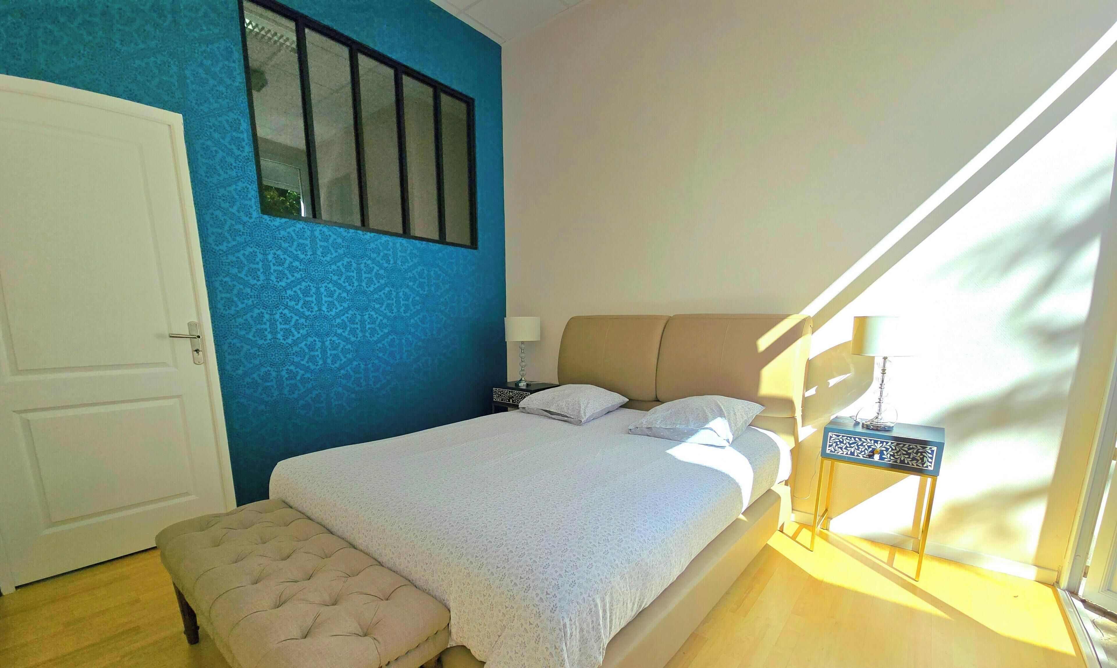10 chambres, fer et planche à repasser, lit parapluie, Wi-Fi gratuit