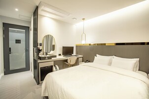 Escritorio y Internet por cable gratuito