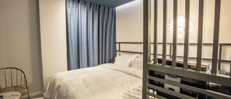 Desk, free wired internet