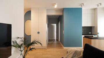 Lägenhet Deluxe - balkong - utsikt mot staden | Eget kök | Stort kylskåp, mikrovågsugn, spishäll och diskmaskin