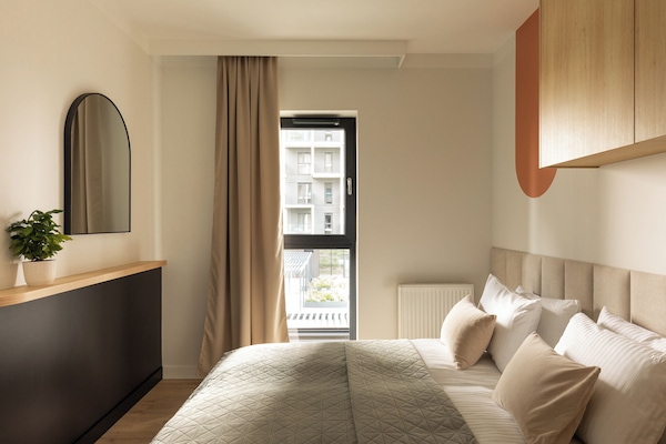 Appartement, 2 chambres, balcon | Bureau, espace de travail pour ordinateur portable