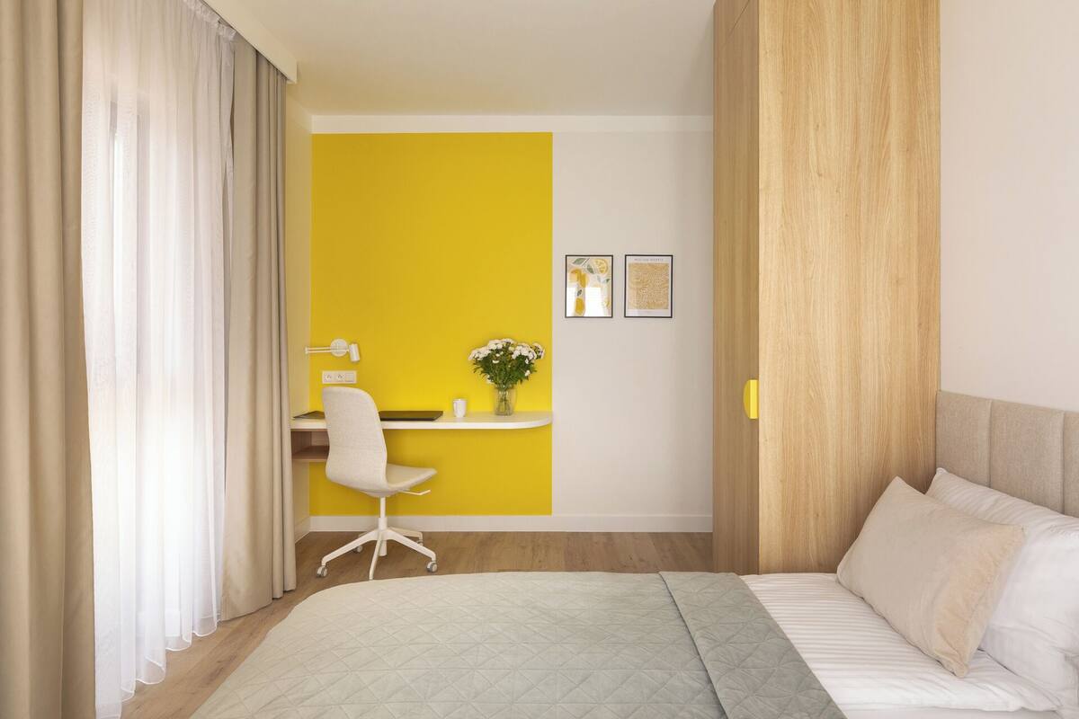 Deluxe Apartment, Balcony, City View | Desk, laptop workspace, iron/ironing board, WiFi (free)
