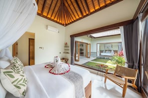 Skrivebord, skrivebord for bærbar PC og barnesenger