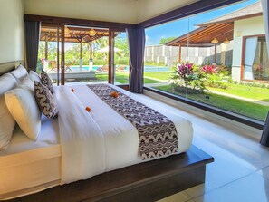 Desk, laptop workspace, cribs/infant beds, rollaway beds