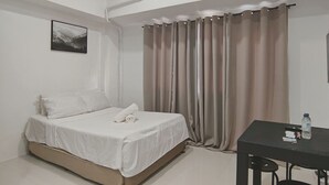 Room, 1 Bedroom, Balcony | 1 bedroom - Room-cozy Room With Balcony in Iloilo Ci (Iloilo)
