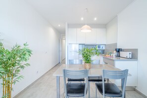 Apartment | Dining - Beachfront Apartment With Sea Views (Castello d'Empuries)