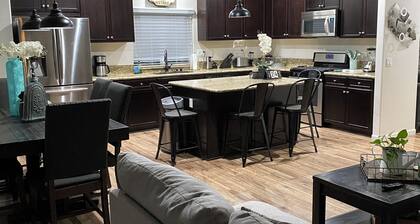 4-bedroom house in an amazing neighborhood with AC, WiFi. Relax and unwind.