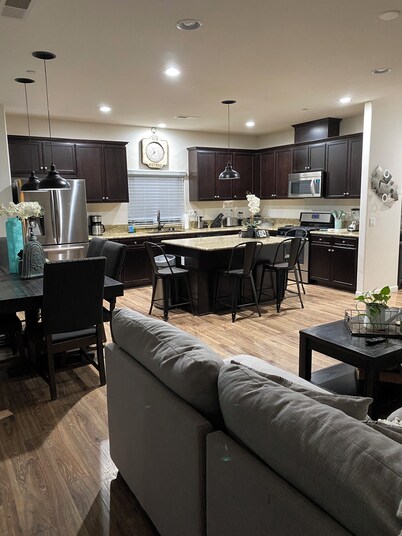 4-bedroom house in an amazing neighborhood with AC, WiFi. Relax and unwind.